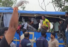 దొరకుంట వద్ద ఘోర రోడ్డు ప్రమాదం.. ఐదుగురు మృతి